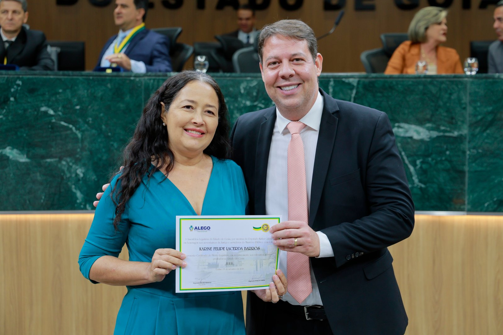 Sessão solene em homenagem aos ser serventuários da Justiça e do MP-GO