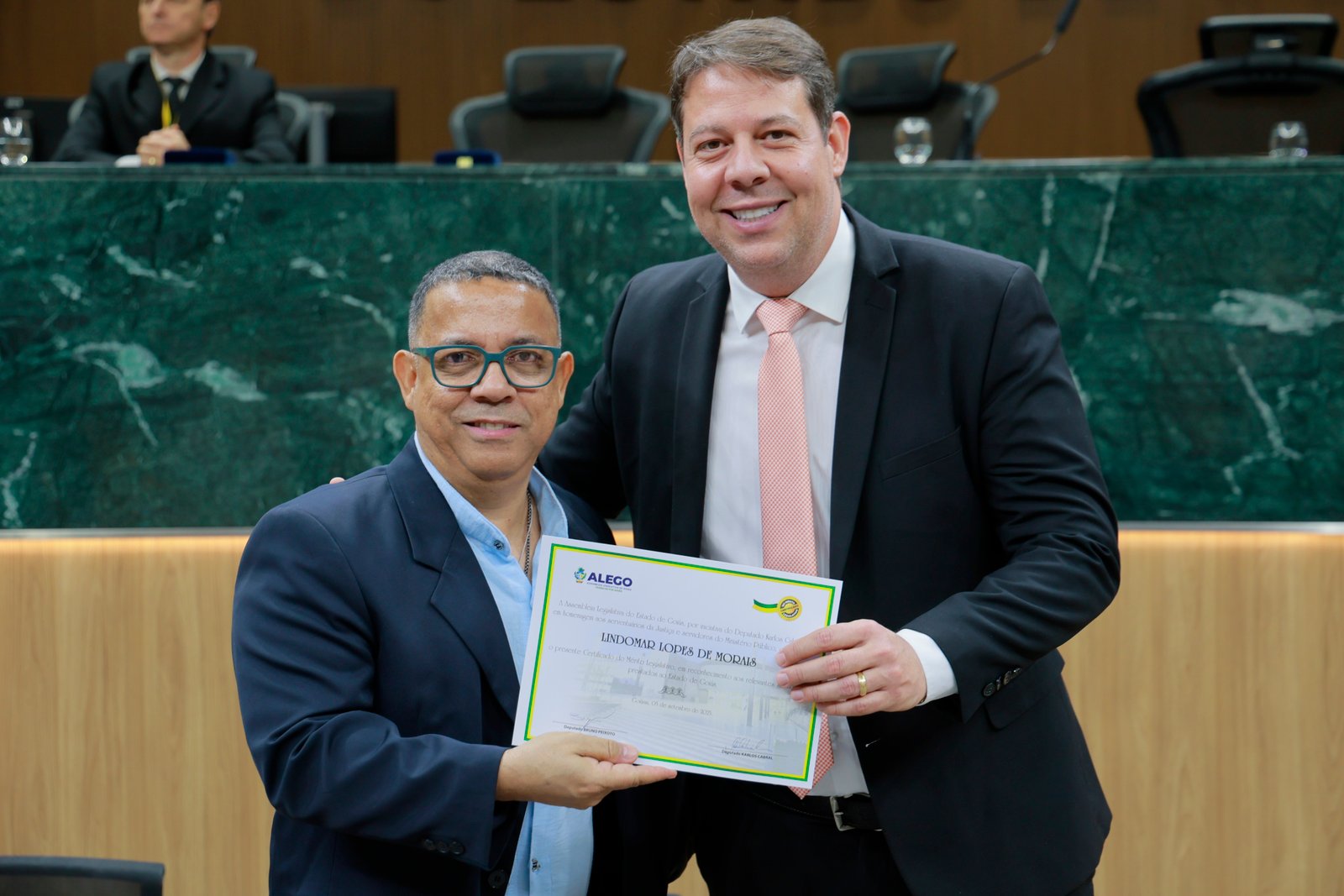 Sessão solene em homenagem aos ser serventuários da Justiça e do MP-GO