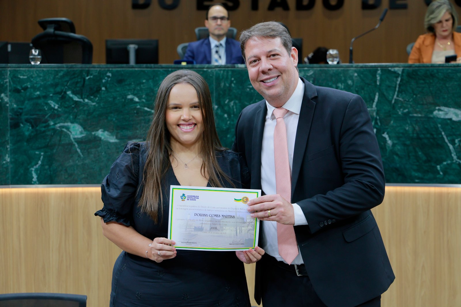 Sessão solene em homenagem aos ser serventuários da Justiça e do MP-GO