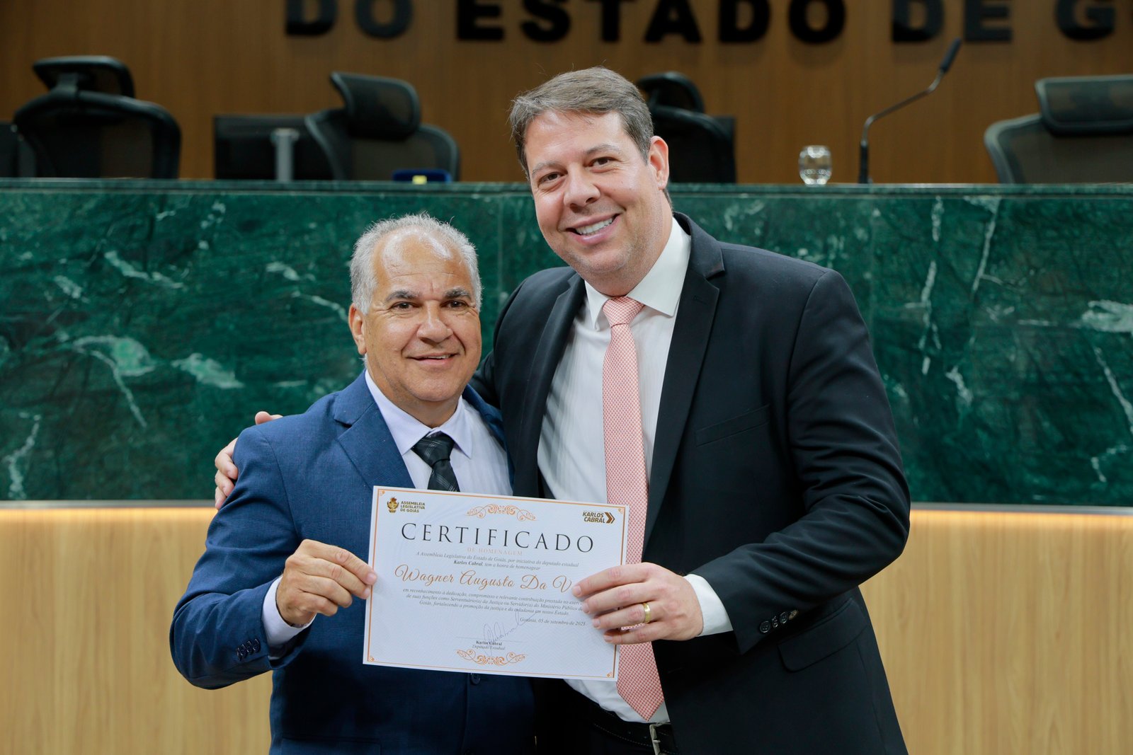 Sessão solene em homenagem aos ser serventuários da Justiça e do MP-GO