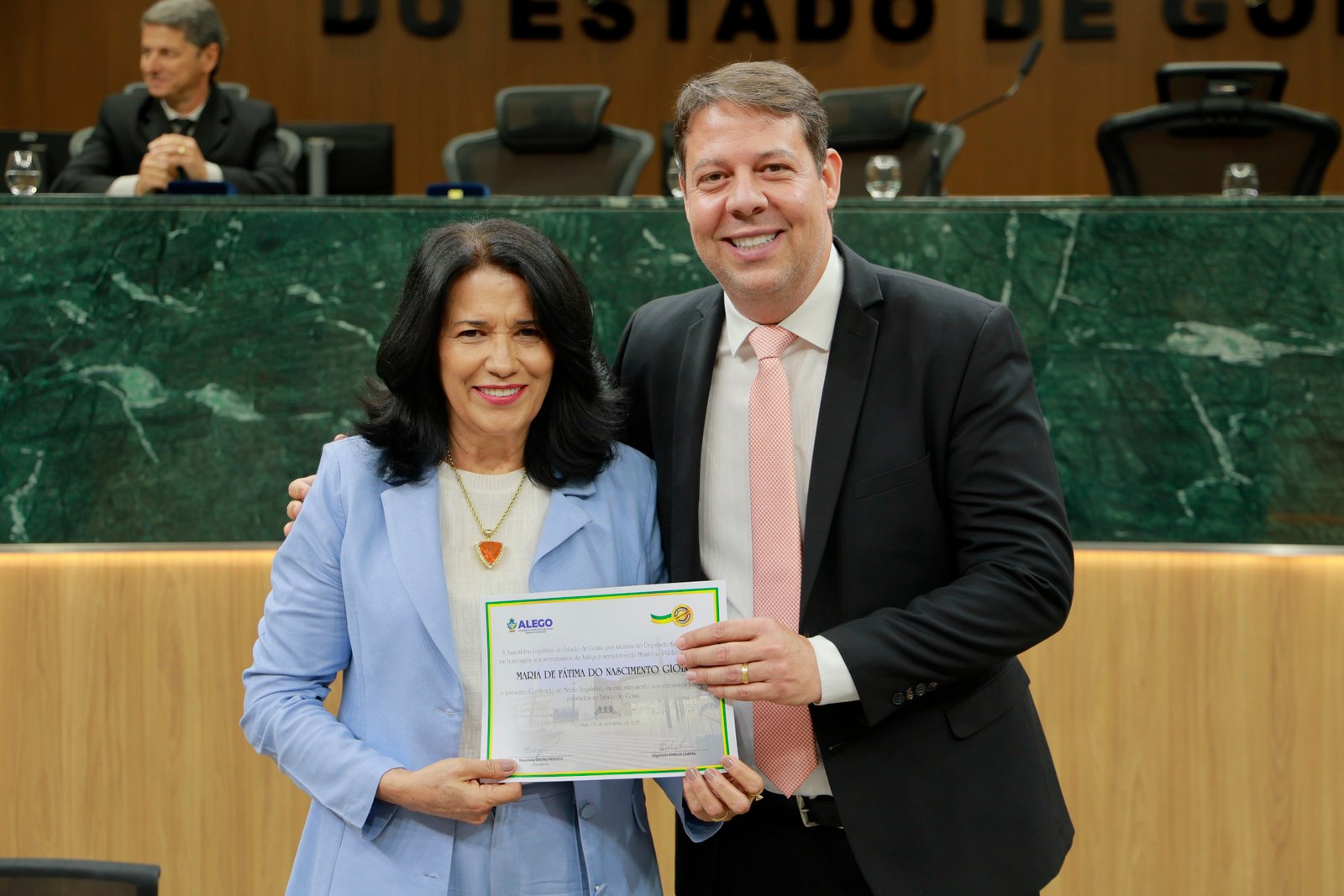Sessão solene em homenagem aos ser serventuários da Justiça e do MP-GO
