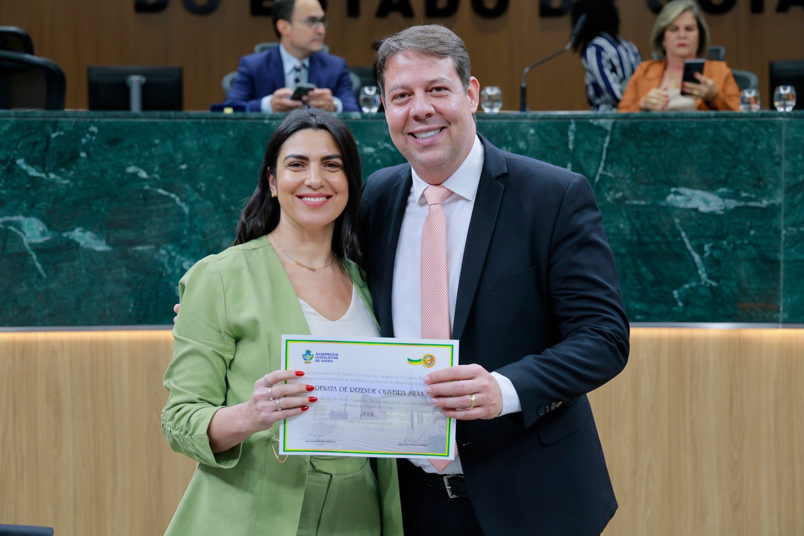 Sessão solene em homenagem aos ser serventuários da Justiça e do MP-GO