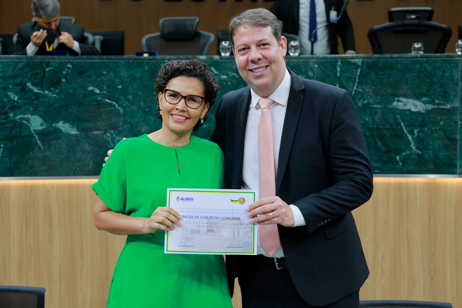 Sessão solene em homenagem aos ser serventuários da Justiça e do MP-GO