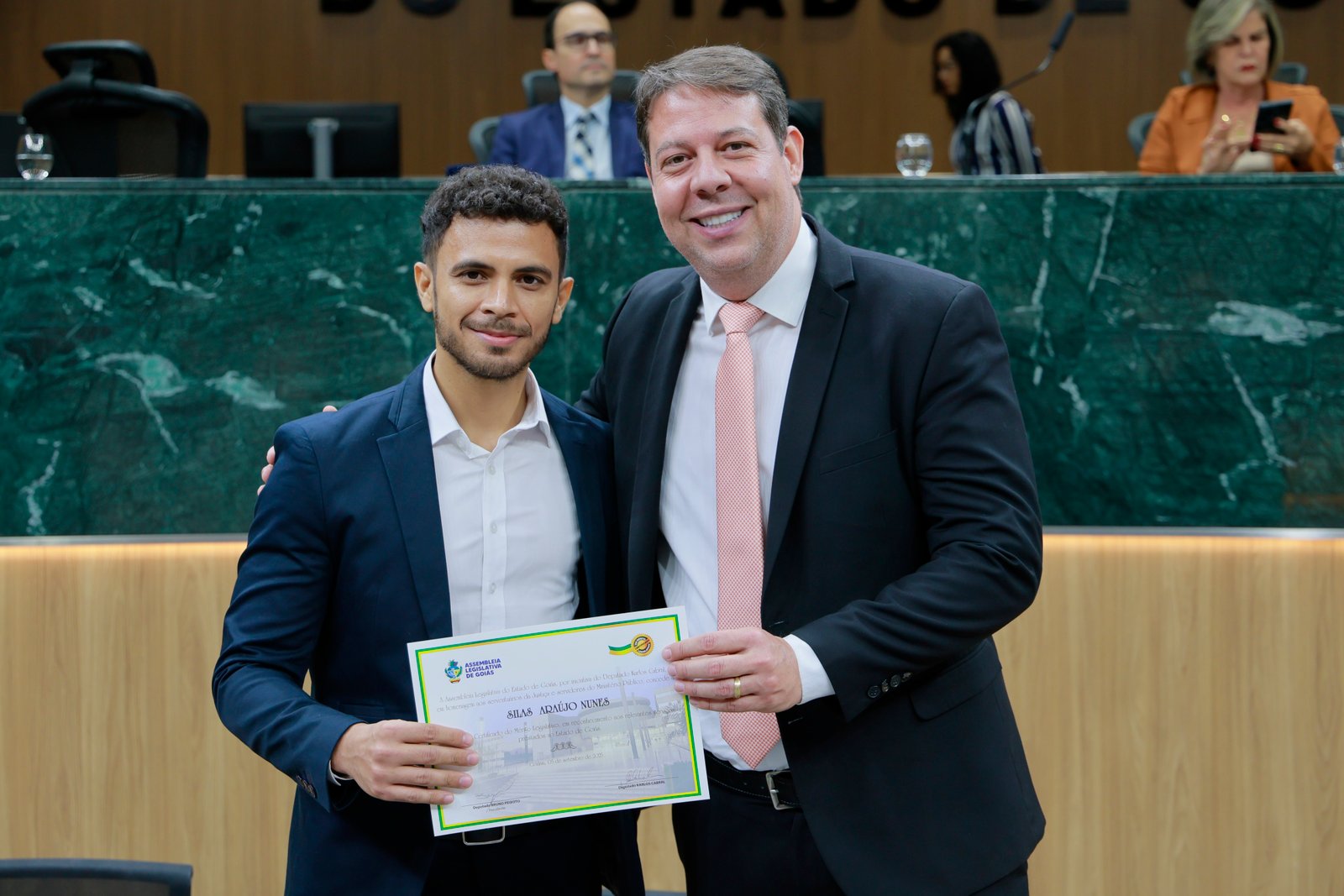 Sessão solene em homenagem aos ser serventuários da Justiça e do MP-GO