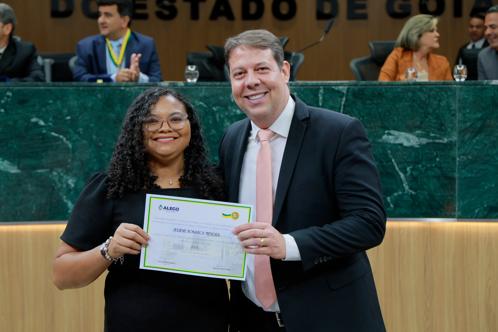 Sessão solene em homenagem aos ser serventuários da Justiça e do MP-GO
