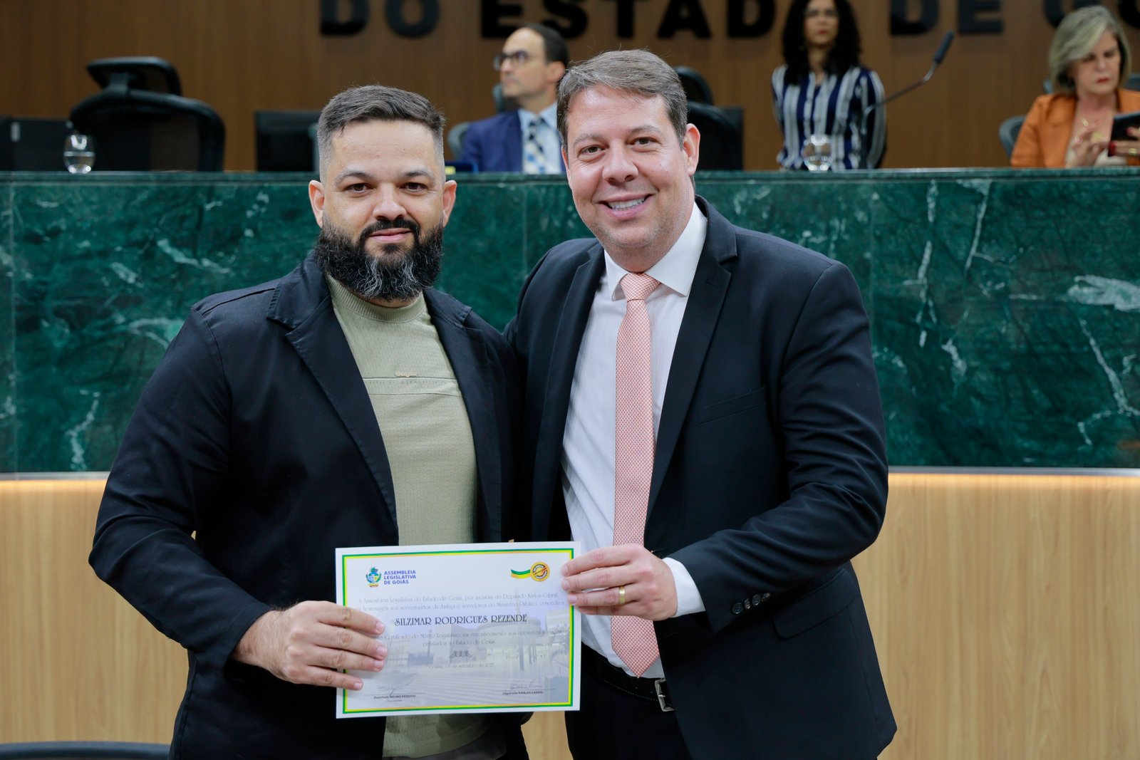 Sessão solene em homenagem aos ser serventuários da Justiça e do MP-GO