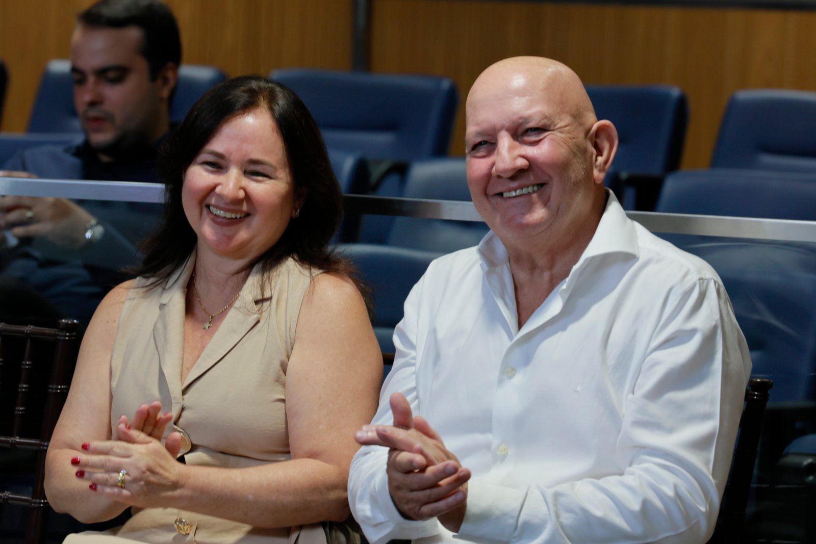 Sessão solene em homenagem aos ser serventuários da Justiça e do MP-GO