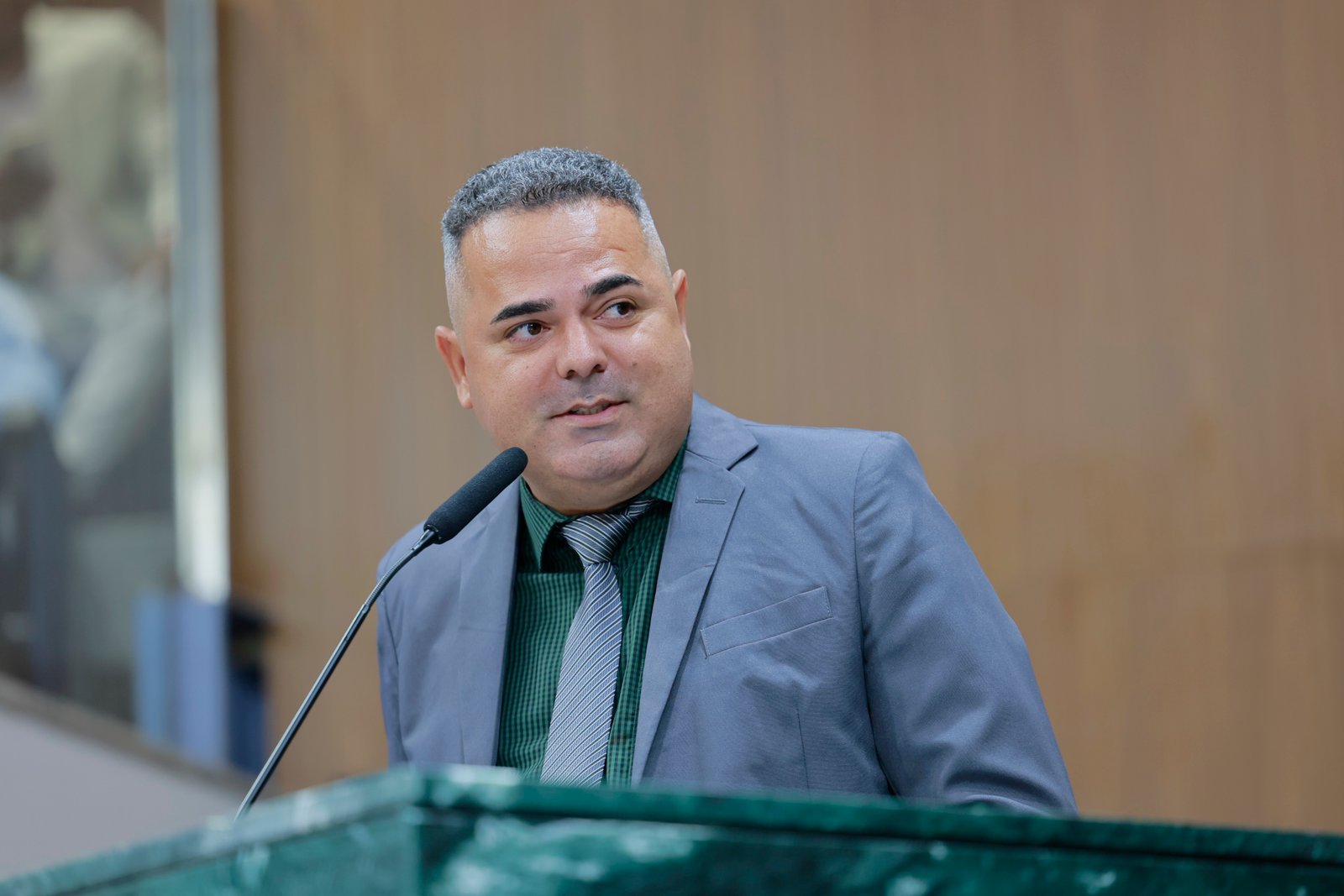Sessão solene em homenagem aos ser serventuários da Justiça e do MP-GO