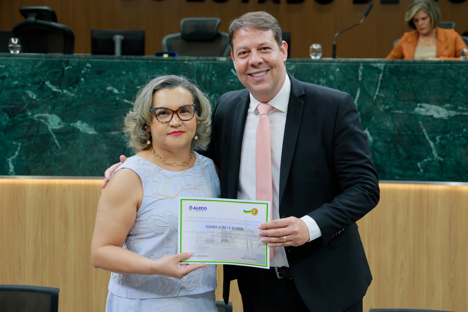 Sessão solene em homenagem aos ser serventuários da Justiça e do MP-GO