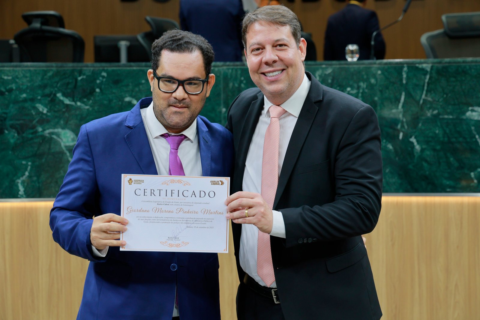 Sessão solene em homenagem aos ser serventuários da Justiça e do MP-GO