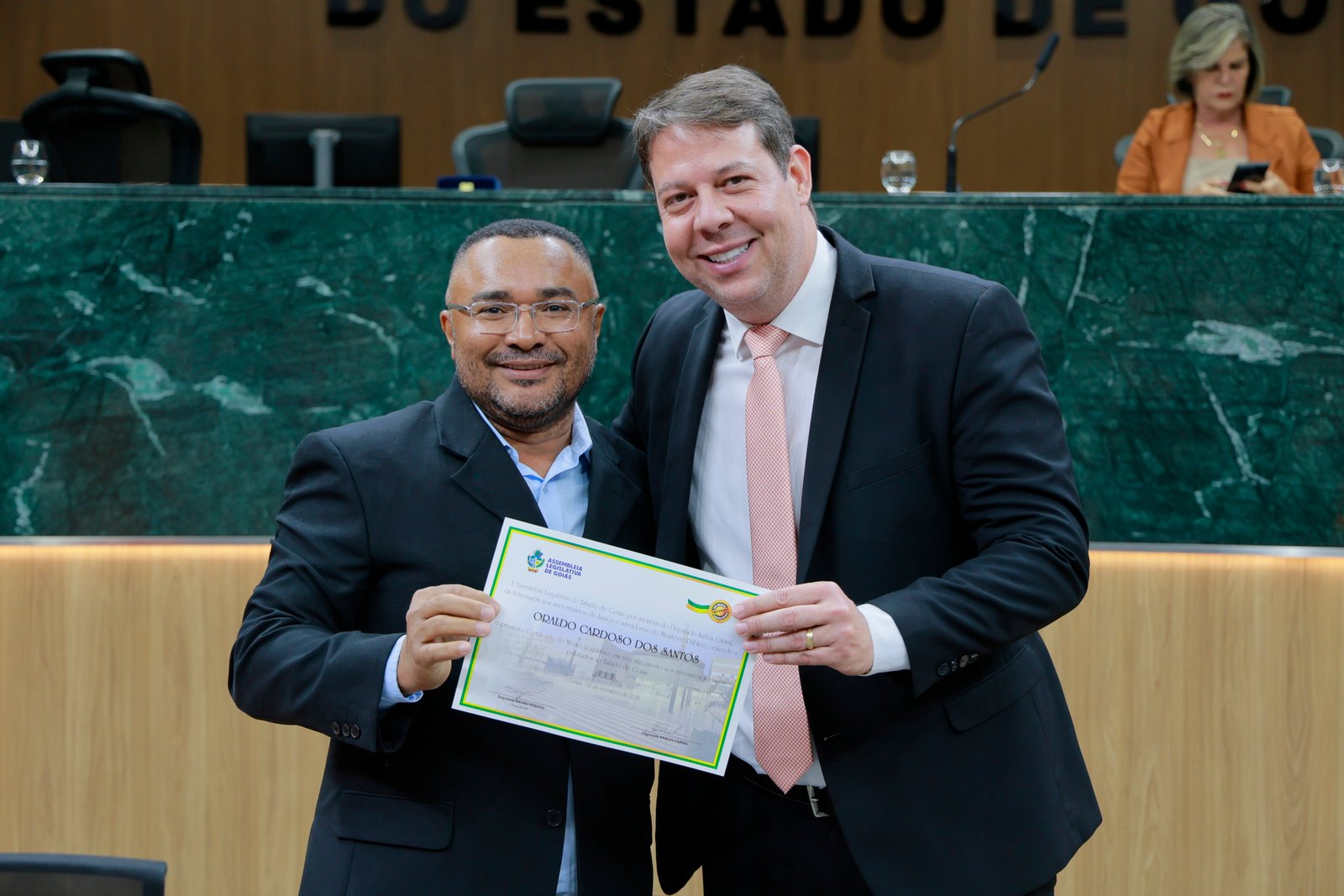 Sessão solene em homenagem aos ser serventuários da Justiça e do MP-GO