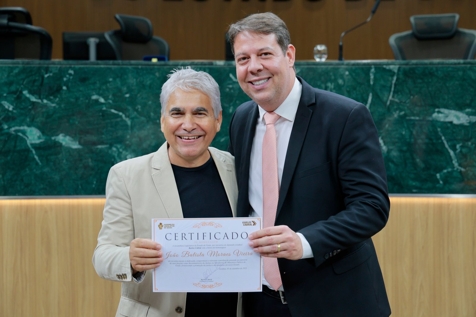 Sessão solene em homenagem aos ser serventuários da Justiça e do MP-GO